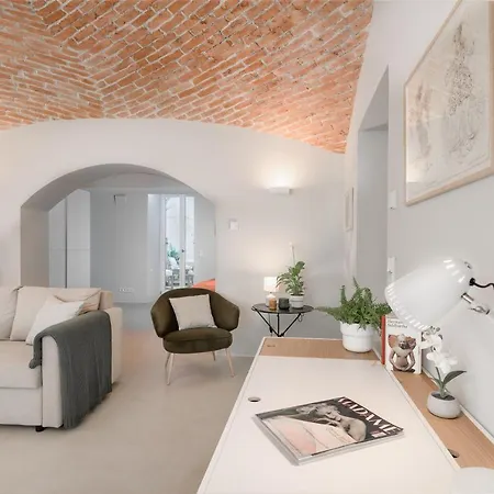Apartment Exklusiv: Historisches Mit Deckengewoelbe